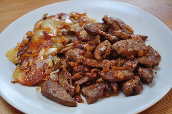 Hígado con cebollas